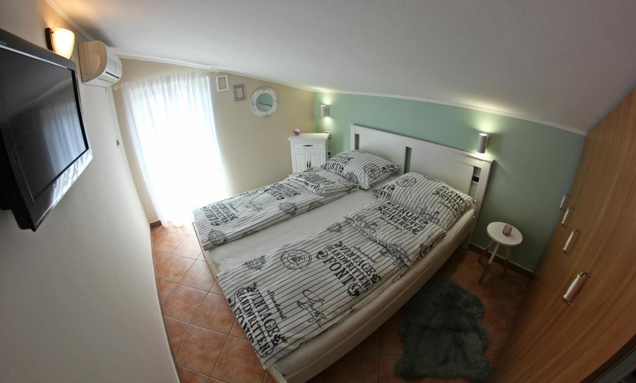 Room And Apartment Doris Lovrečica Exterior foto